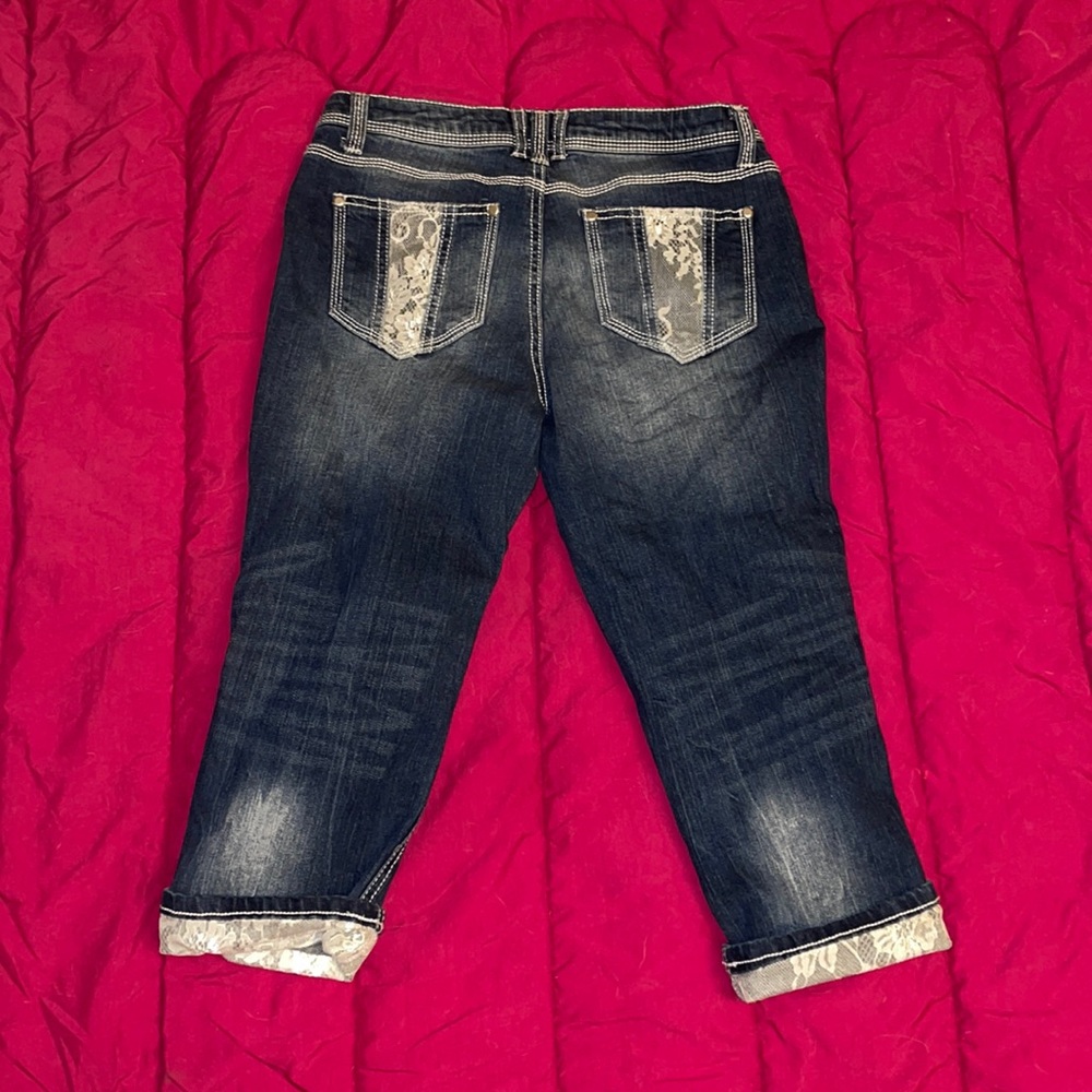 ✅Capris - Picture 2 of 3